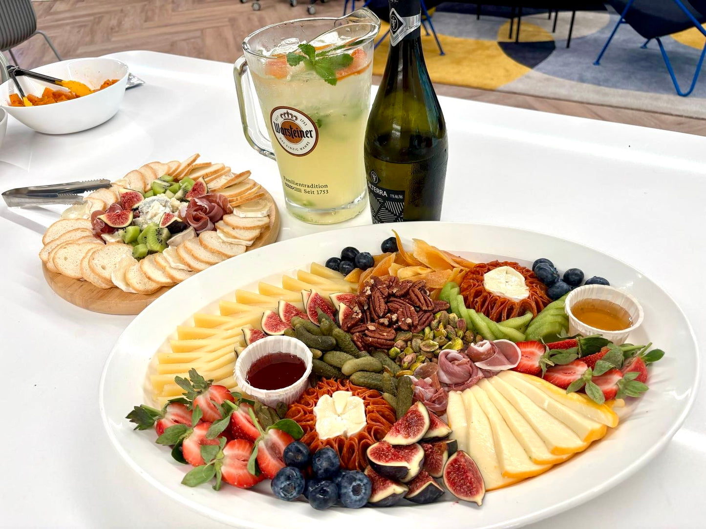 Cheeseboard & crudites grazing platter (V)