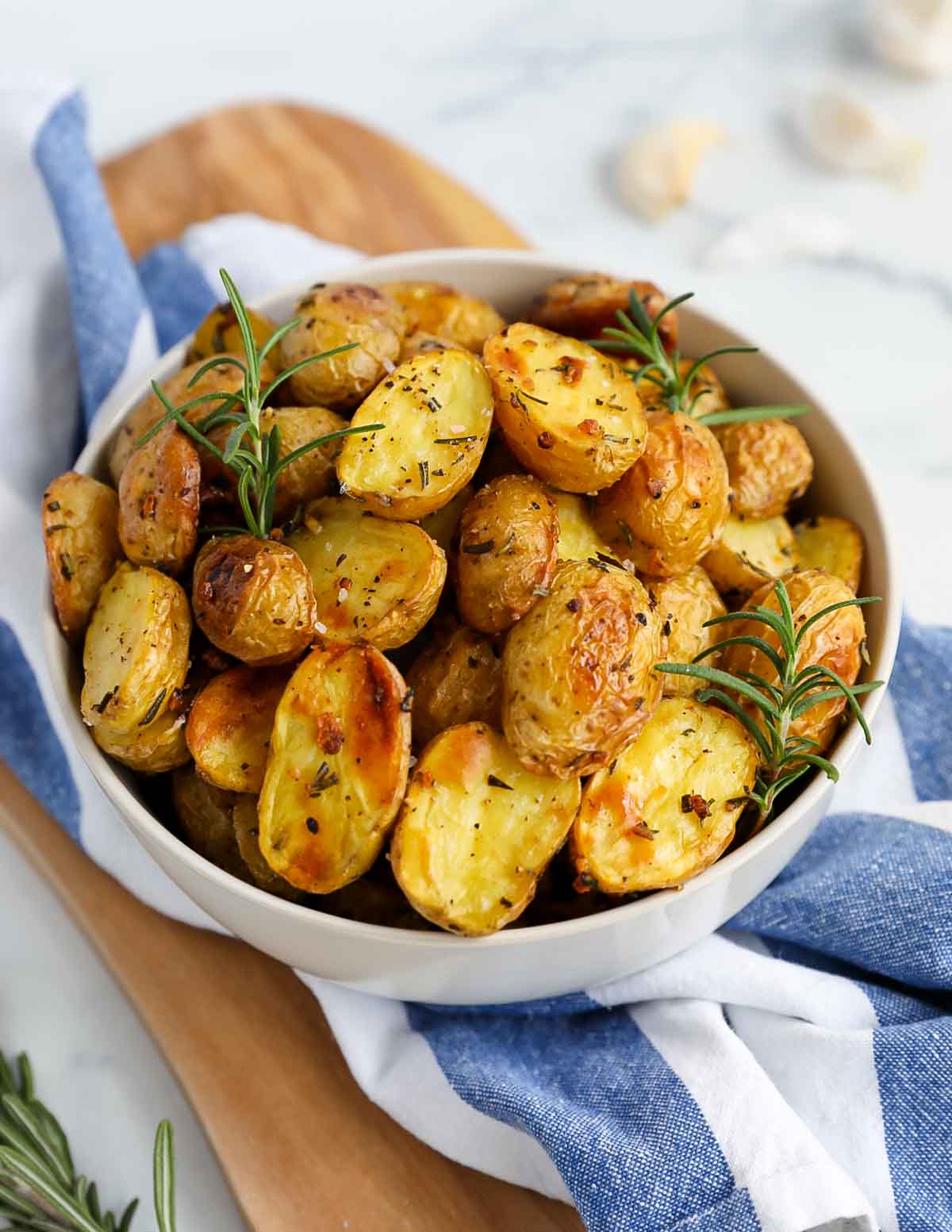 Roasted baby potatoes with rosemary and garlic